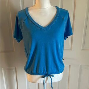 Evereve Chasor Blue V-Neck Women's Top with cinch waist size xs